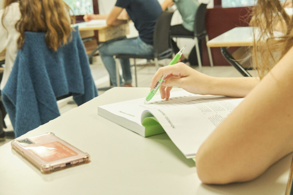 Exámenes de inglés Cambridge TOEFL IELTS